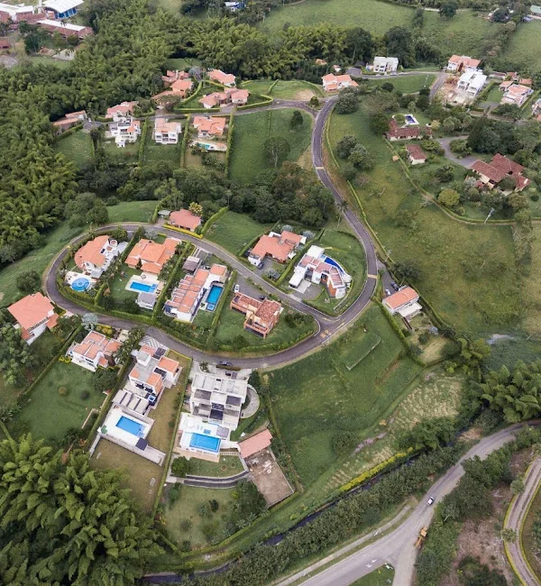 Vista del conjunto Maturin Casas de Campo en Pereira